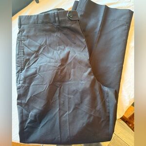 Roundtree & Yorke Men's Black Dress Pants, 
38 x 32 like new flat front